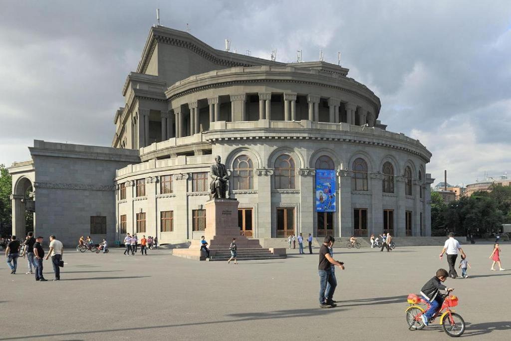 Апартаменты Мансардные В Центре Еревана Dış mekan fotoğraf